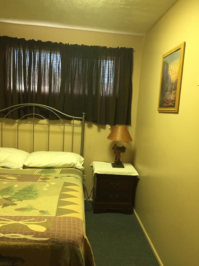 Harrison Inn Duchesne Eksteriør bilde